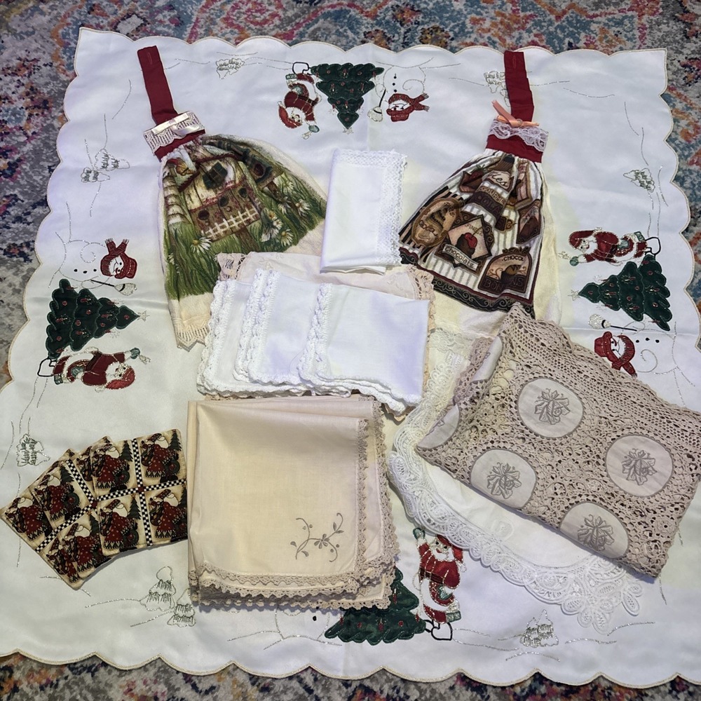 Vintage Lot Of Linen Embroidery‎ Pieces. Napkins, Hankies, Runners, Doilies.